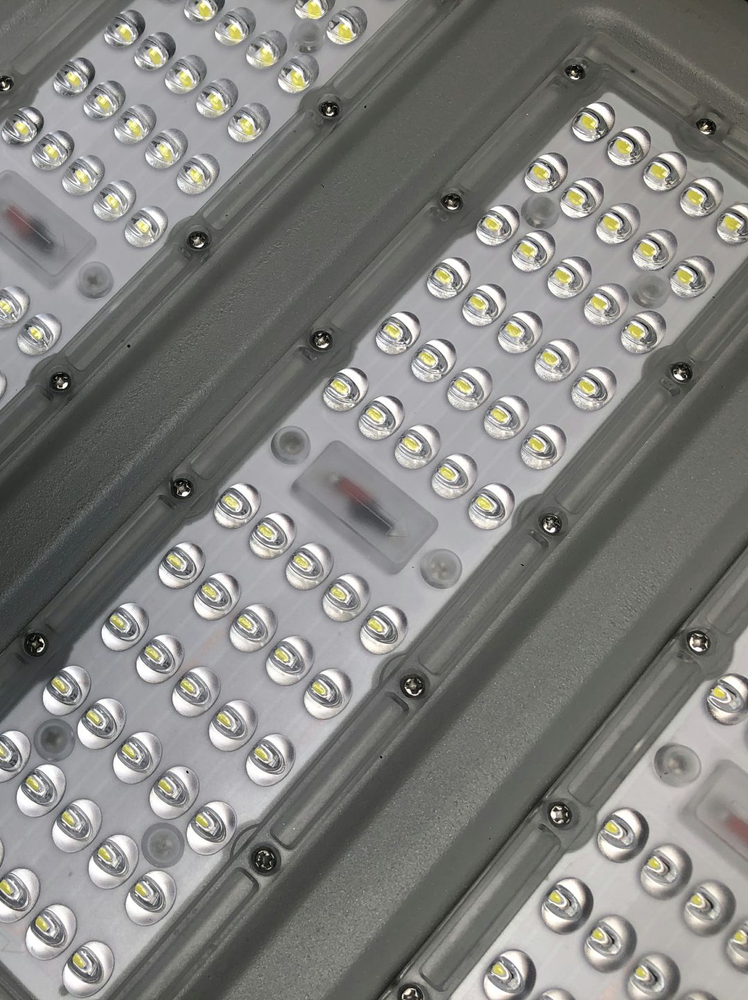 335-337 Integrated Street Lamp